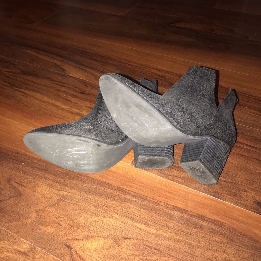 ✨PERFECT BLACK BOOTIES✨ - Picture 3 of 6